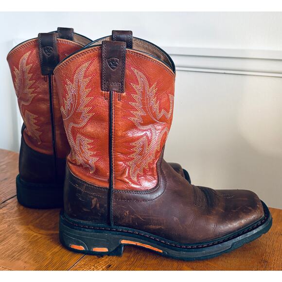 Boys' Youth Ariat WorkHog Wide Square Toe Boots, Size 2.5 - Picture 1 of 5